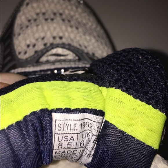 🤾♀️BRAND NEW Saucony Sneakers - Picture 5 of 6